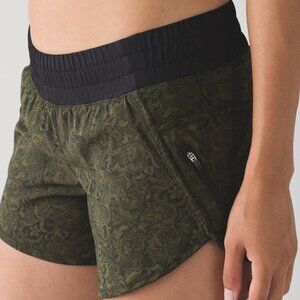 Lululemon Tracker Short IV Mini Pencil Lace Brave Olive Black Size 6